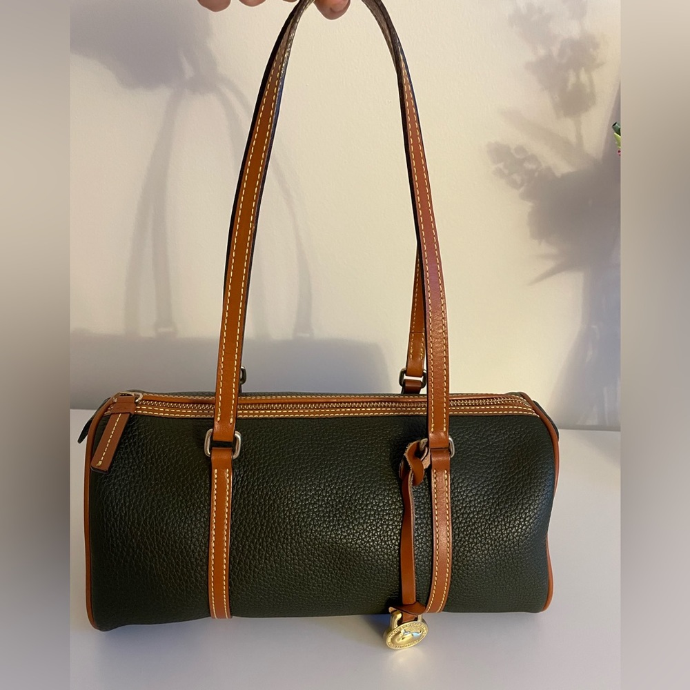 Dooney & Bourke vintage barrel satchel/shoulder bag
